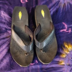 WOMEN'S VOLATILE FLIP FLOPS